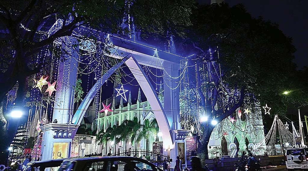 கிறிஸ்துமஸ் பண்டிகையை முன்னிட்டு  தேவாலயங்களில் சிறப்பு பிரார்த்தனை